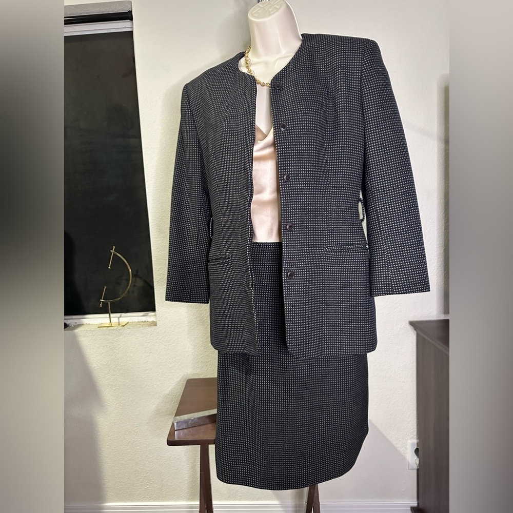 Professional Skirt Suit, Size 4, 100% Wool, JONES NEW YORK, black with tan dots